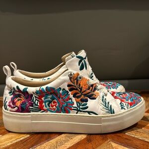 RENVY floral embroidered sneakers size 7